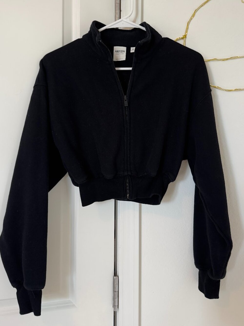 Aritzia Sweatfleece Boyfriend Mock Crop Zip-Up
